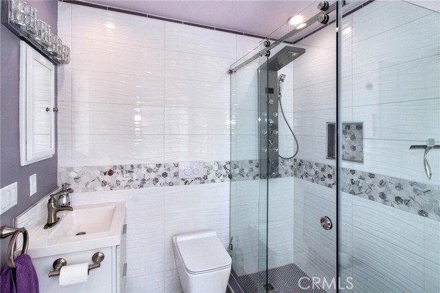 207 Santa Ana Avenue, Long Beach CA: https://media.crmls.org/medias/ca336a40-c66e-4736-b1d6-0281f234488f.jpg
