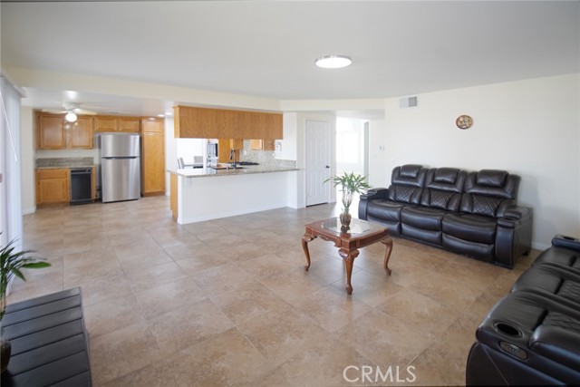 Detail Gallery Image 18 of 55 For 1215 Date Palm Dr, Palmdale,  CA 93551 - 4 Beds | 3 Baths