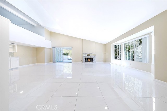 Detail Gallery Image 14 of 49 For 2255 E Chevy Chase Dr, Glendale,  CA 91206 - 4 Beds | 3 Baths