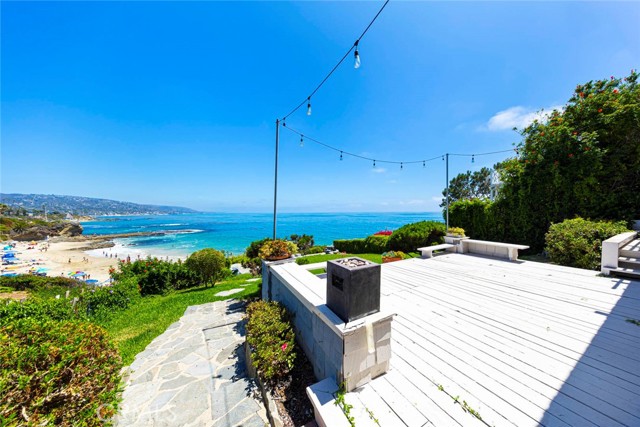 1051 Marine Drive, Laguna Beach CA: https://media.crmls.org/medias/ca340555-429c-41cc-b6e2-3b8d61ed688a.jpg