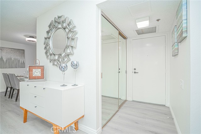 24055 Paseo Del Lago, Laguna Woods CA: https://media.crmls.org/medias/ca362394-22a6-4404-a180-84a4fe5755b1.jpg