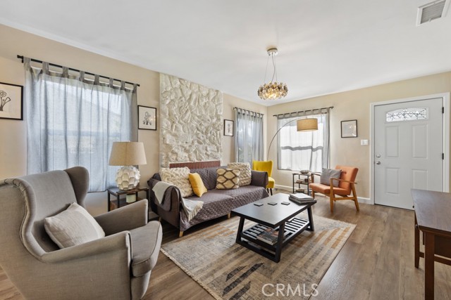 213 East 45th Street, Long Beach CA: https://media.crmls.org/medias/ca36b1c2-e298-43b7-aee1-3e1de00d1d58.jpg