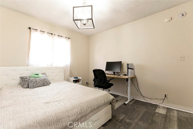 6923 Ben Avenue, North Hollywood CA: https://media.crmls.org/medias/ca372d07-2afe-4aa6-8e3a-0e89342fbb20.jpg