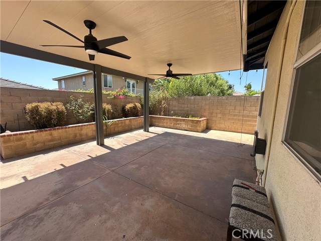 Detail Gallery Image 4 of 23 For 16453 Freesia Ct, Fontana,  CA 92336 - 4 Beds | 3 Baths