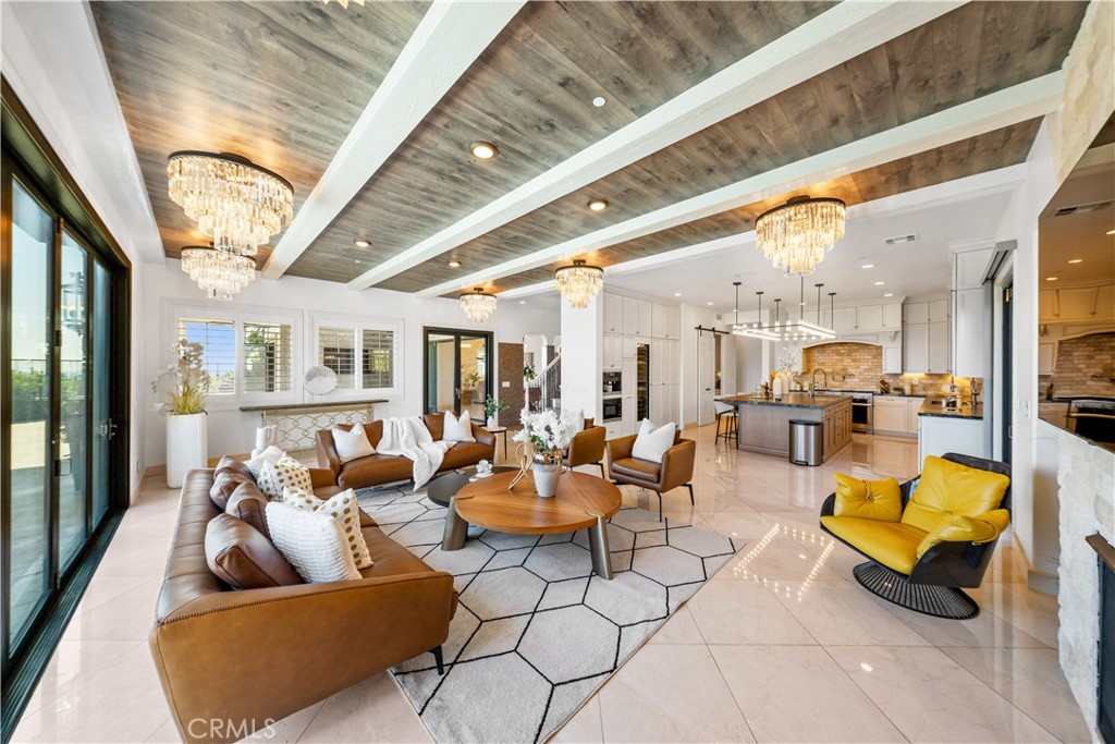 https://media.crmls.org/medias/ca38d855-8329-476f-bbc3-4672c5b1299b.jpg?preset=X-Large