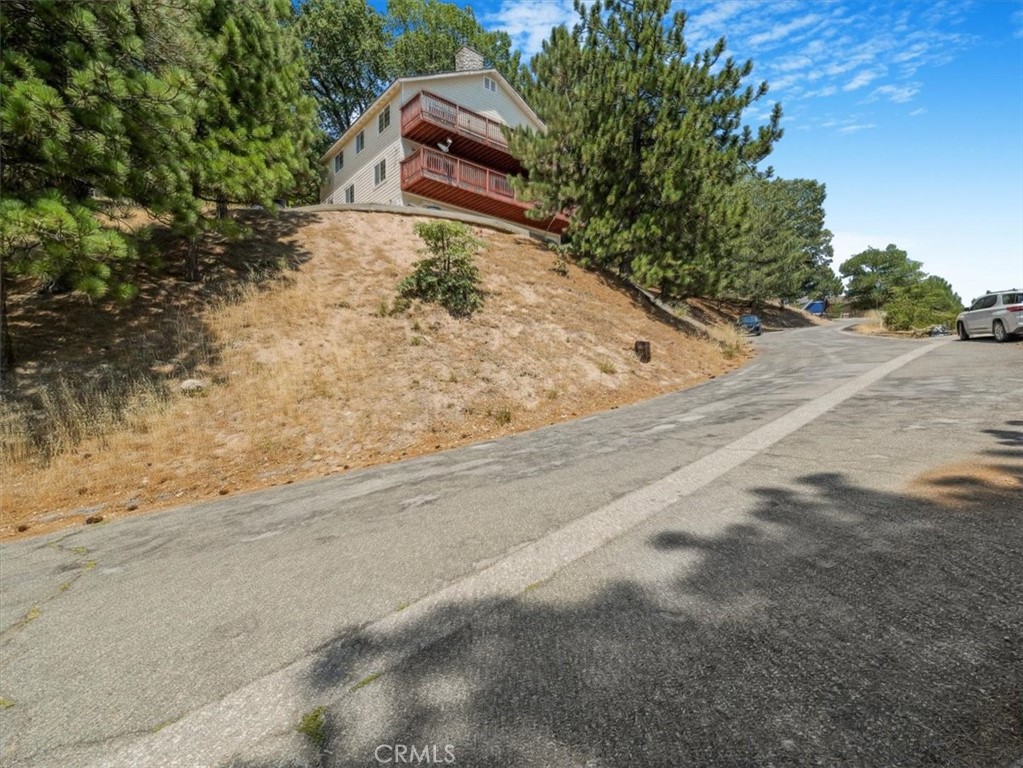 https://media.crmls.org/medias/ca38fed2-429a-4689-9015-ca10912182e8.jpg?preset=X-Large