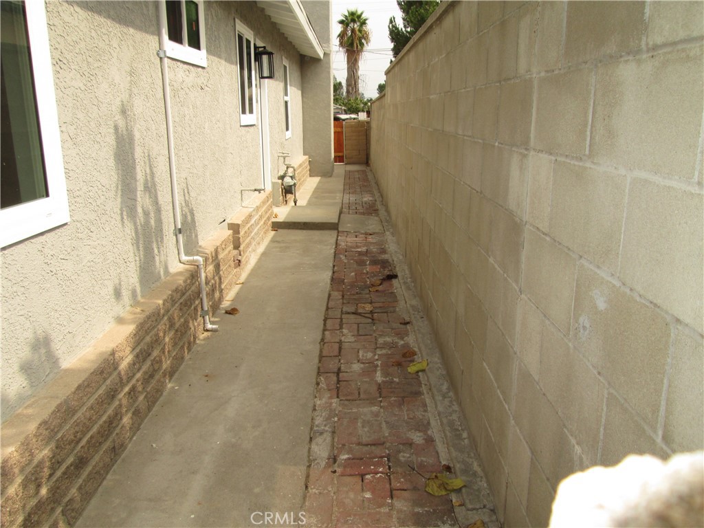https://media.crmls.org/medias/ca39861f-3dde-453c-9e81-6d674ae8263a.jpg?preset=X-Large