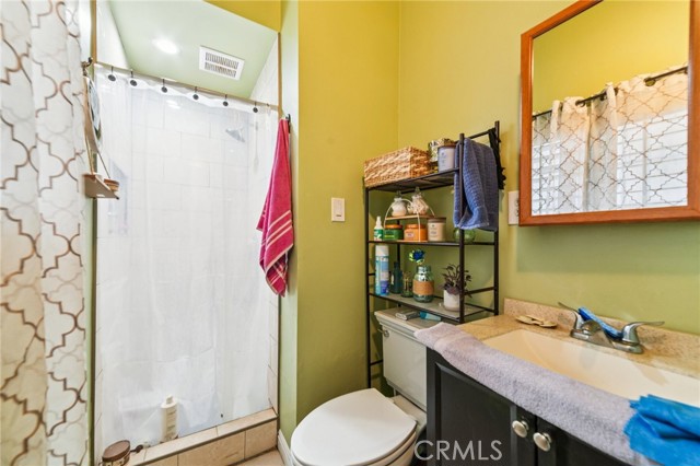 9642 Aero Drive, Pico Rivera CA: https://media.crmls.org/medias/ca39d727-471b-4c0b-955c-13bf3e42a8d4.jpg