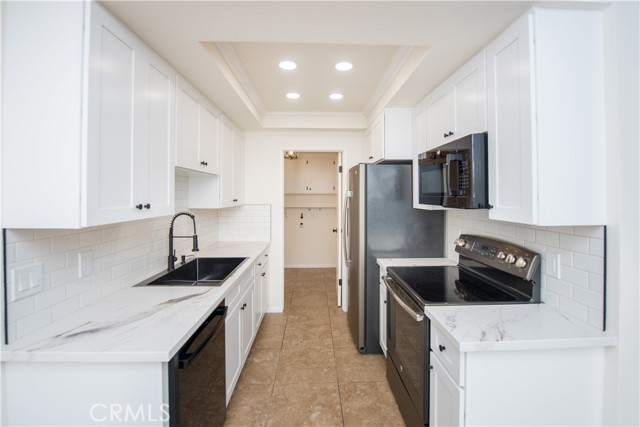 Detail Gallery Image 8 of 28 For 811 Pillar Point Way, Oceanside,  CA 92058 - 2 Beds | 1/1 Baths