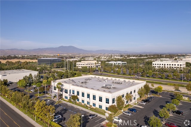 22 Odyssey, Irvine CA: https://media.crmls.org/medias/ca3ad4ac-fedf-4e40-af8d-0a1b46ffbc45.jpg