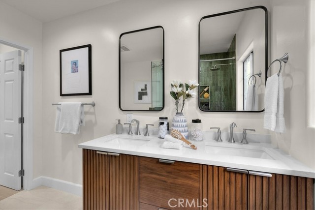 11927 Beatrice Street, Culver City CA: https://media.crmls.org/medias/ca3bd9af-24b3-42e7-b64e-a1bdeccb7543.jpg