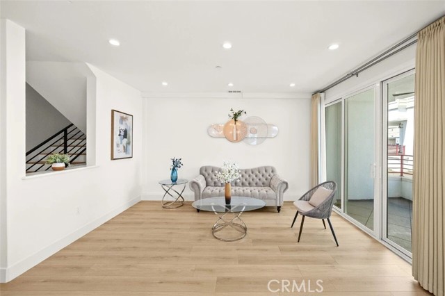 Detail Gallery Image 8 of 33 For 137 Saint Francis St a,  San Gabriel,  CA 91776 - 2 Beds | 2/1 Baths