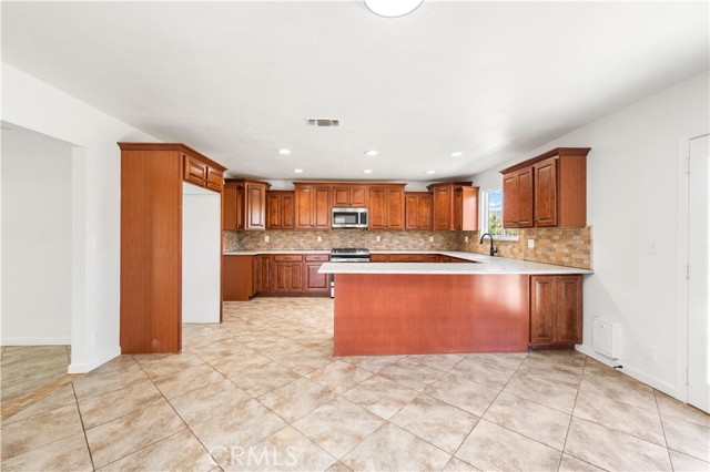 Detail Gallery Image 14 of 43 For 20220 Sears Dr, Tehachapi,  CA 93561 - 3 Beds | 2 Baths