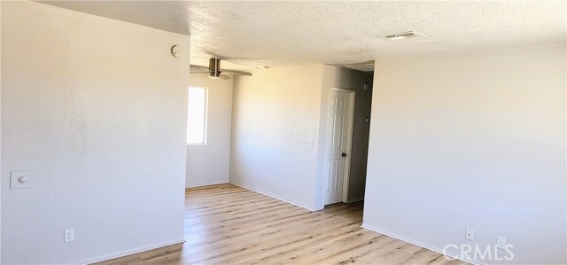 Detail Gallery Image 3 of 8 For 6474 Camarilla Ave, Yucca Valley,  CA 92284 - 2 Beds | 1 Baths