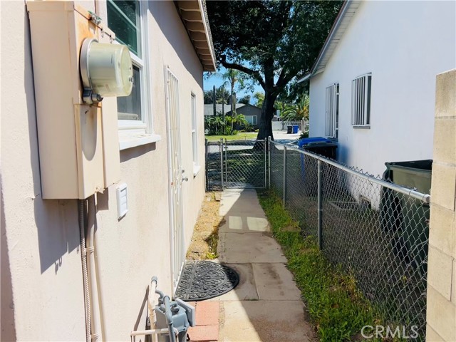 Detail Gallery Image 10 of 10 For 3432 N Sierra Way, San Bernardino,  CA 92405 - 2 Beds | 1 Baths