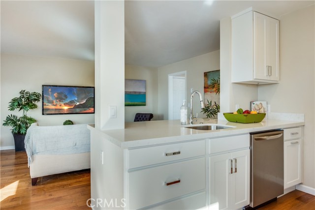 77 15th Street, Hermosa Beach, California 90254, 1 Bedroom Bedrooms, ,1 BathroomBathrooms,Residential,Sold,15th,SB17017771