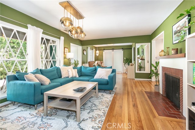 Detail Gallery Image 2 of 30 For 301 S Sunset Canyon Dr, Burbank,  CA 91501 - 3 Beds | 1/1 Baths