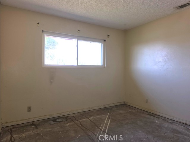 Detail Gallery Image 26 of 33 For 25845 Holly Vista, San Bernardino,  CA 92404 - 3 Beds | 2 Baths