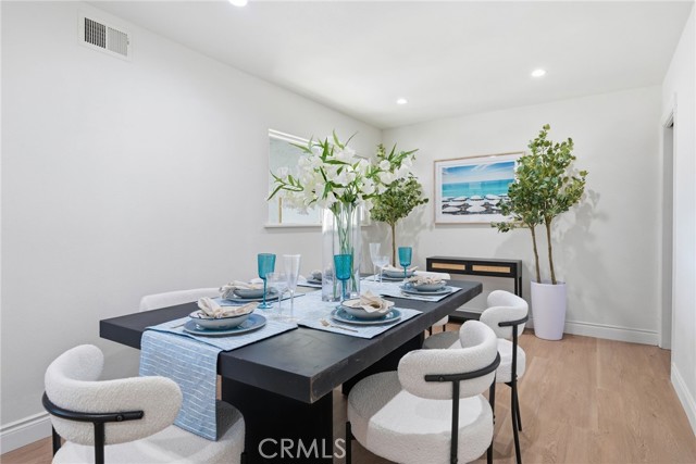 Detail Gallery Image 15 of 38 For 335 N London Pl, Anaheim,  CA 92806 - 5 Beds | 3 Baths