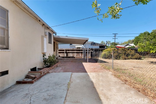 6252 Camellia Avenue, North Hollywood CA: https://media.crmls.org/medias/ca418b66-1181-495a-8632-f48477cd5ea4.jpg