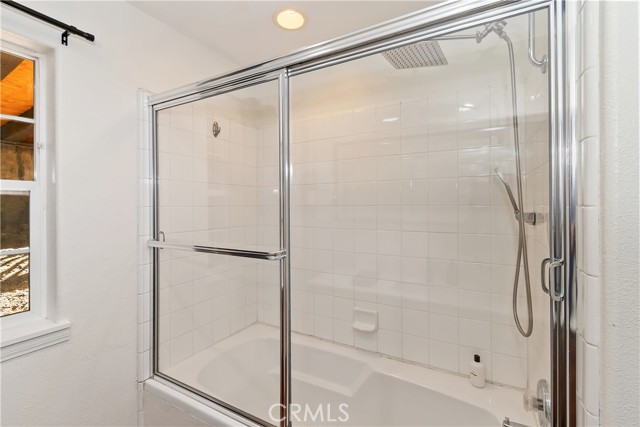 1348 Manzanita Way, Lake Arrowhead CA: https://media.crmls.org/medias/ca428362-4394-487d-a332-4c5bbe86d395.jpg