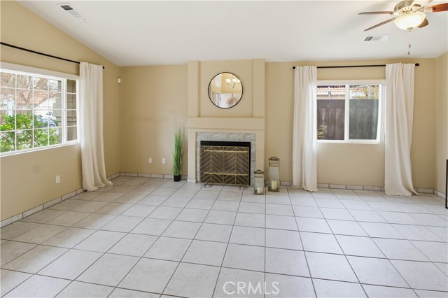 Detail Gallery Image 5 of 41 For 2128 Spy Glass Ct, Merced,  CA 95340 - 4 Beds | 2 Baths