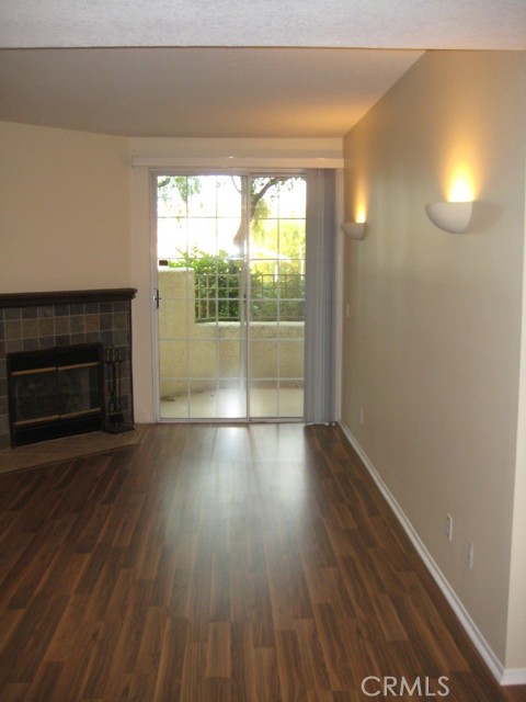 Detail Gallery Image 8 of 31 For 24105 Del Monte Dr #452,  Valencia,  CA 91355 - 2 Beds | 2 Baths