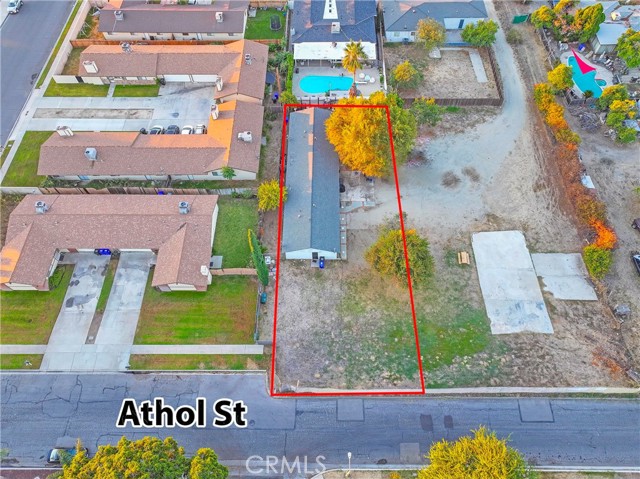 Detail Gallery Image 8 of 19 For 18264 Pine, Fontana,  CA 92335 - – Beds | – Baths