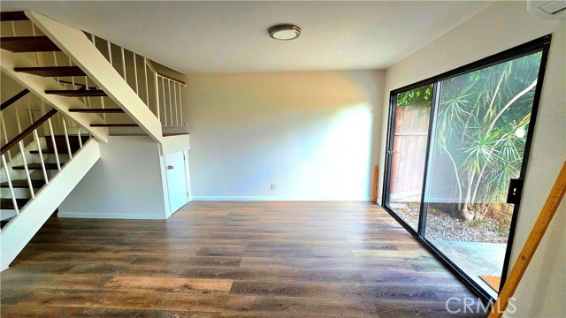Detail Gallery Image 5 of 18 For 620 W Hyde Park Bld #126,  Inglewood,  CA 90302 - 3 Beds | 2 Baths
