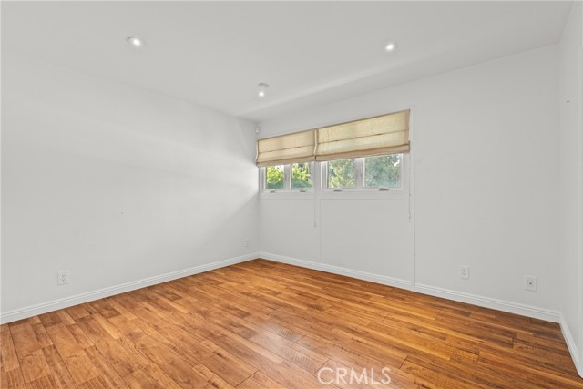 Detail Gallery Image 16 of 28 For 4506 El Abaca Pl, Tarzana,  CA 91356 - 4 Beds | 2/1 Baths