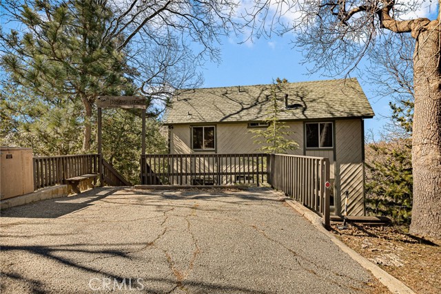 Detail Gallery Image 5 of 30 For 1256 Grass Valley, Lake Arrowhead,  CA 92352 - 3 Beds | 2 Baths