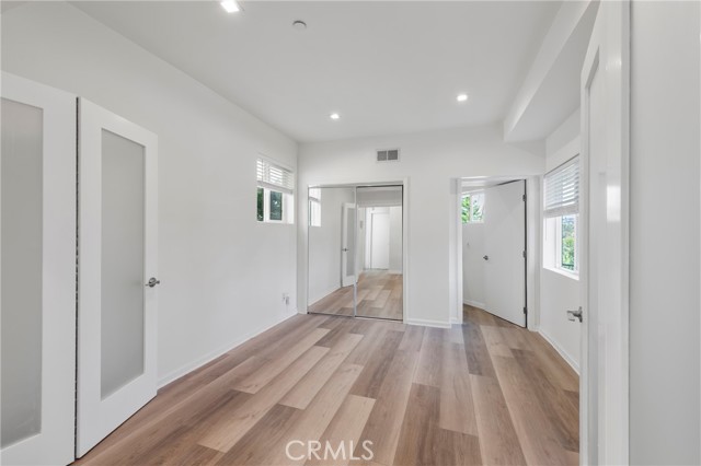 5220 Medina Road, Woodland Hills CA: https://media.crmls.org/medias/ca45ee40-8b50-41ea-8f42-dbaac95e26a4.jpg