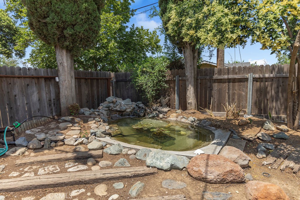 https://media.crmls.org/medias/ca46171d-9c4a-4ff3-97bb-348eafcb8a0e.jpg?preset=X-Large