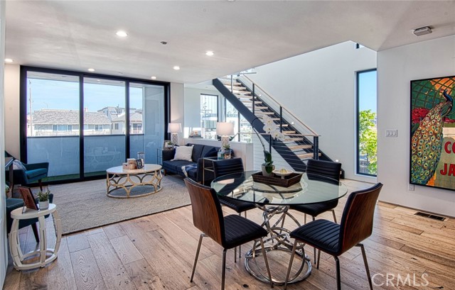 Detail Gallery Image 4 of 17 For 1045 W Balboa Blvd, Newport Beach,  CA 92661 - 3 Beds | 2/1 Baths