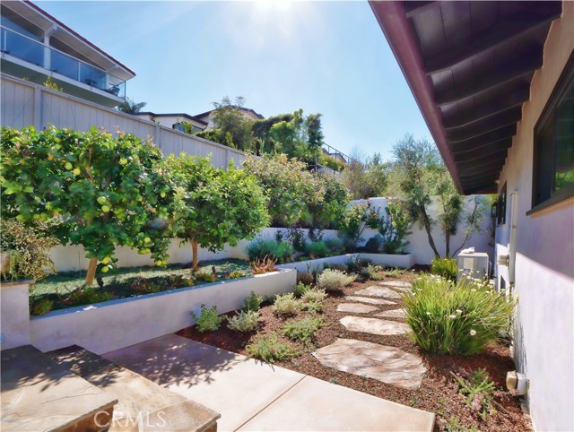 520 Via Media, Palos Verdes Estates, California 90274, 3 Bedrooms Bedrooms, ,2 BathroomsBathrooms,Residential,Sold,Via Media,PV22040165