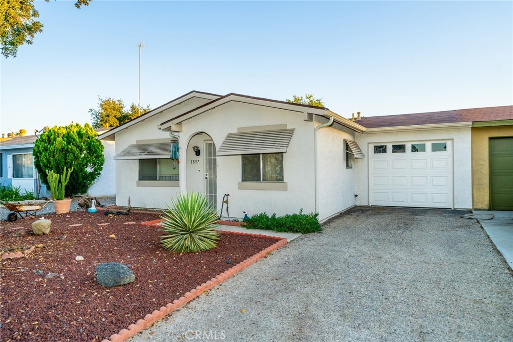 1897 Calle Diablo, Hemet, CA 92545