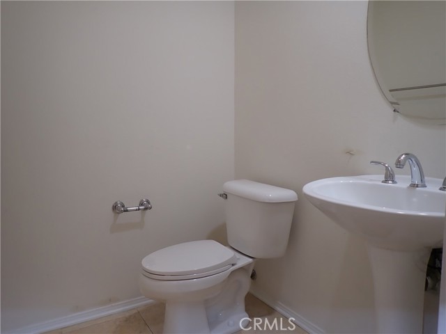 Detail Gallery Image 8 of 27 For 55 Essex, Irvine,  CA 92620 - 3 Beds | 2/1 Baths