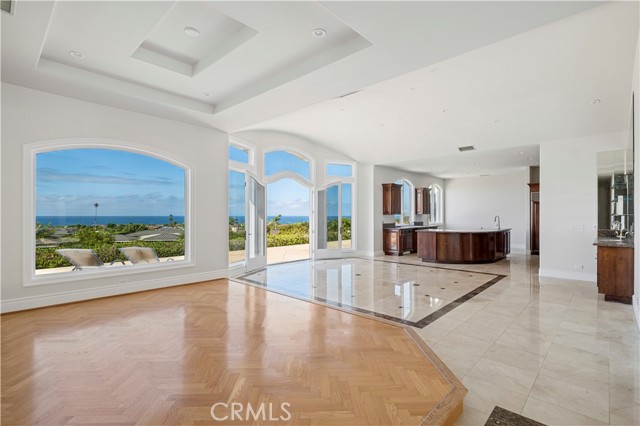 Detail Gallery Image 3 of 22 For 4627 Surrey Dr, Corona Del Mar,  CA 92625 - 4 Beds | 4/1 Baths