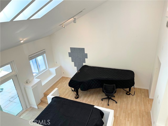 MLS #SR25243594 image #9