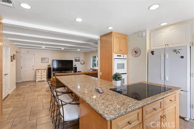 22666 Margarita Drive, Woodland Hills CA: https://media.crmls.org/medias/ca4a8e96-a363-4ca6-91bc-a09b49798a67.jpg