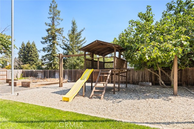 9498 Dillon Ct, Durham CA: https://media.crmls.org/medias/ca4ac4e5-f973-4a9b-acbd-77a4fa0c9347.jpg