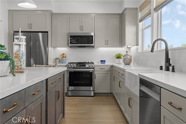 Detail Gallery Image 2 of 4 For 7354 Diamond Dr, Downey,  CA 90240 - 3 Beds | 2/2 Baths