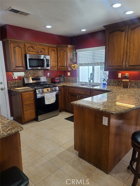 Detail Gallery Image 3 of 34 For 25786 via Tejon Ave, Moreno Valley,  CA 92551 - 4 Beds | 2/1 Baths