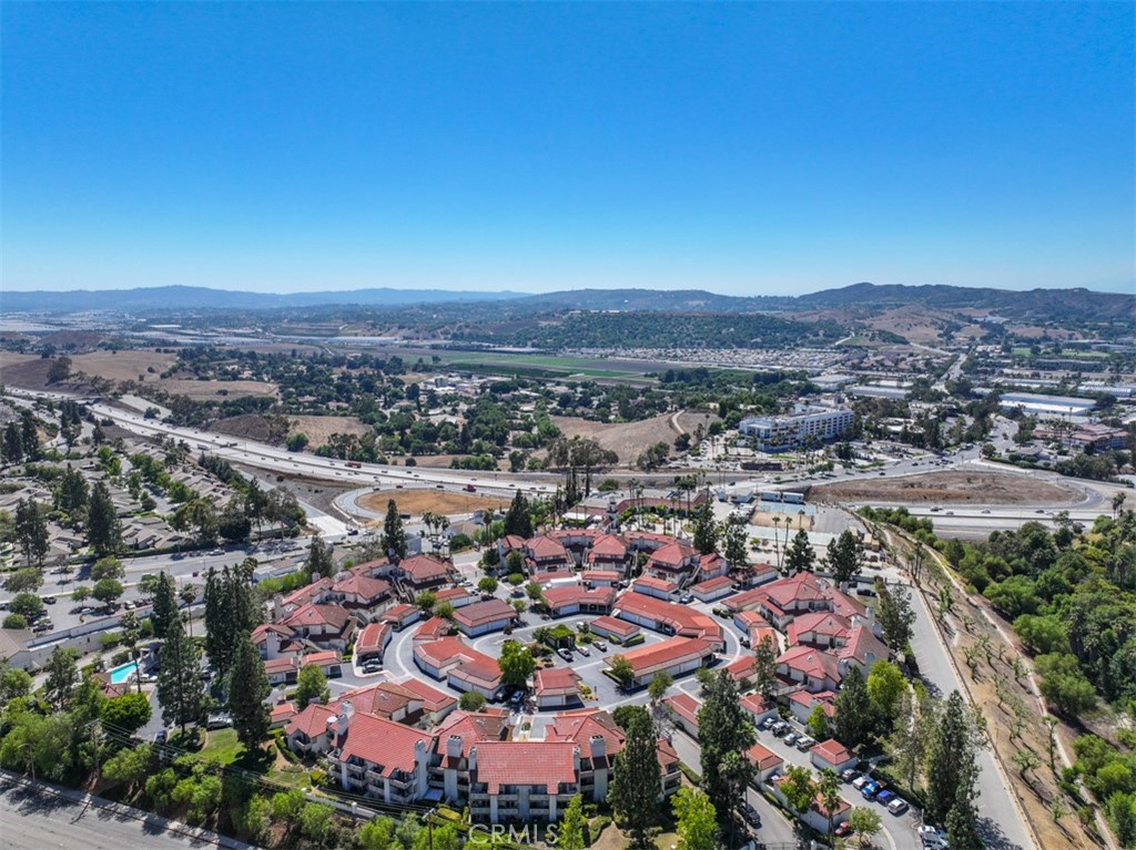 https://media.crmls.org/medias/ca4b36de-299c-4b23-af55-9ab3c7ee1f82.jpg?preset=X-Large