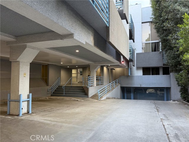 5151 Balboa Boulevard, Encino CA: https://media.crmls.org/medias/ca4b7d25-fcb1-4ca8-a143-a43bcd2aae8d.jpg