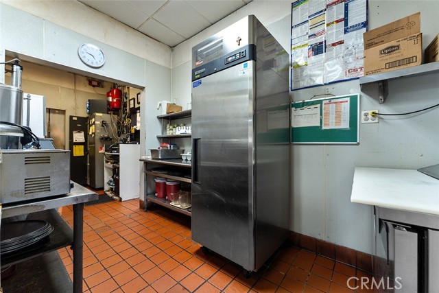 320 W Foothill Blvd, Upland CA: https://media.crmls.org/medias/ca4bd5c1-bc21-484c-b0c0-84426169f02e.jpg