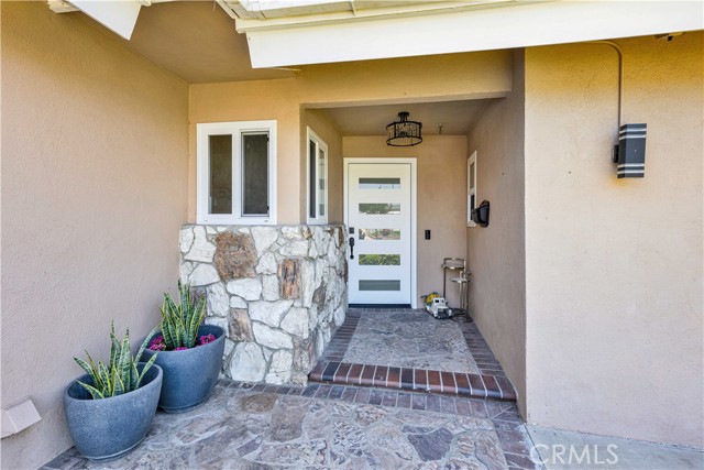 16761 Montclair Lane, Huntington Beach CA: https://media.crmls.org/medias/ca4ca58f-7e00-4281-90f9-9f30e7fc5d58.jpg