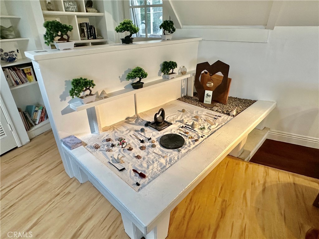 https://media.crmls.org/medias/ca4ce69e-f0aa-4174-a6ea-824a388825c5.jpg?preset=X-Large