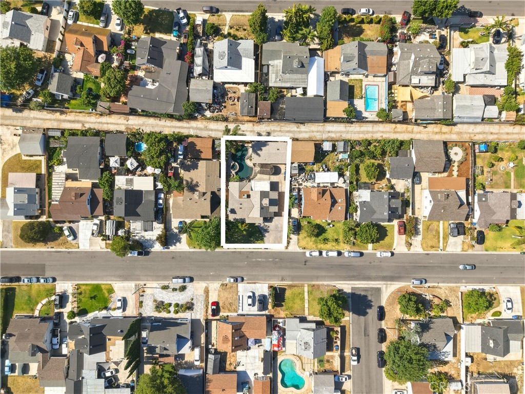 https://media.crmls.org/medias/ca4d08ca-5c6b-4067-b9bd-f9db49edc3a5.jpg?preset=X-Large