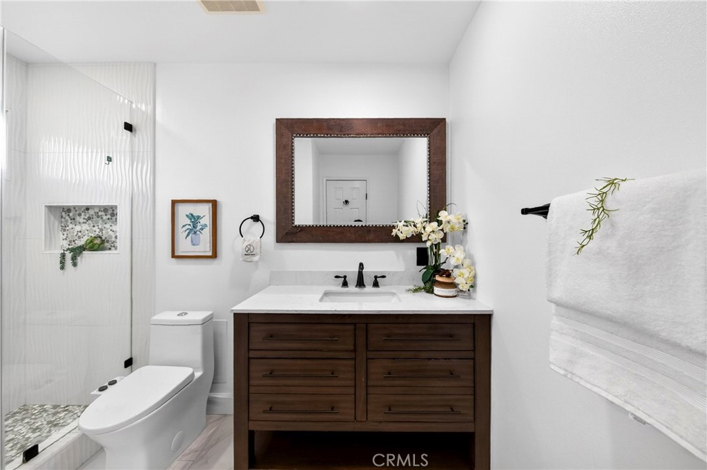 https://media.crmls.org/medias/ca4d5596-60d7-4aaa-9fa0-c1bc9004a41f.jpg?preset=X-Large